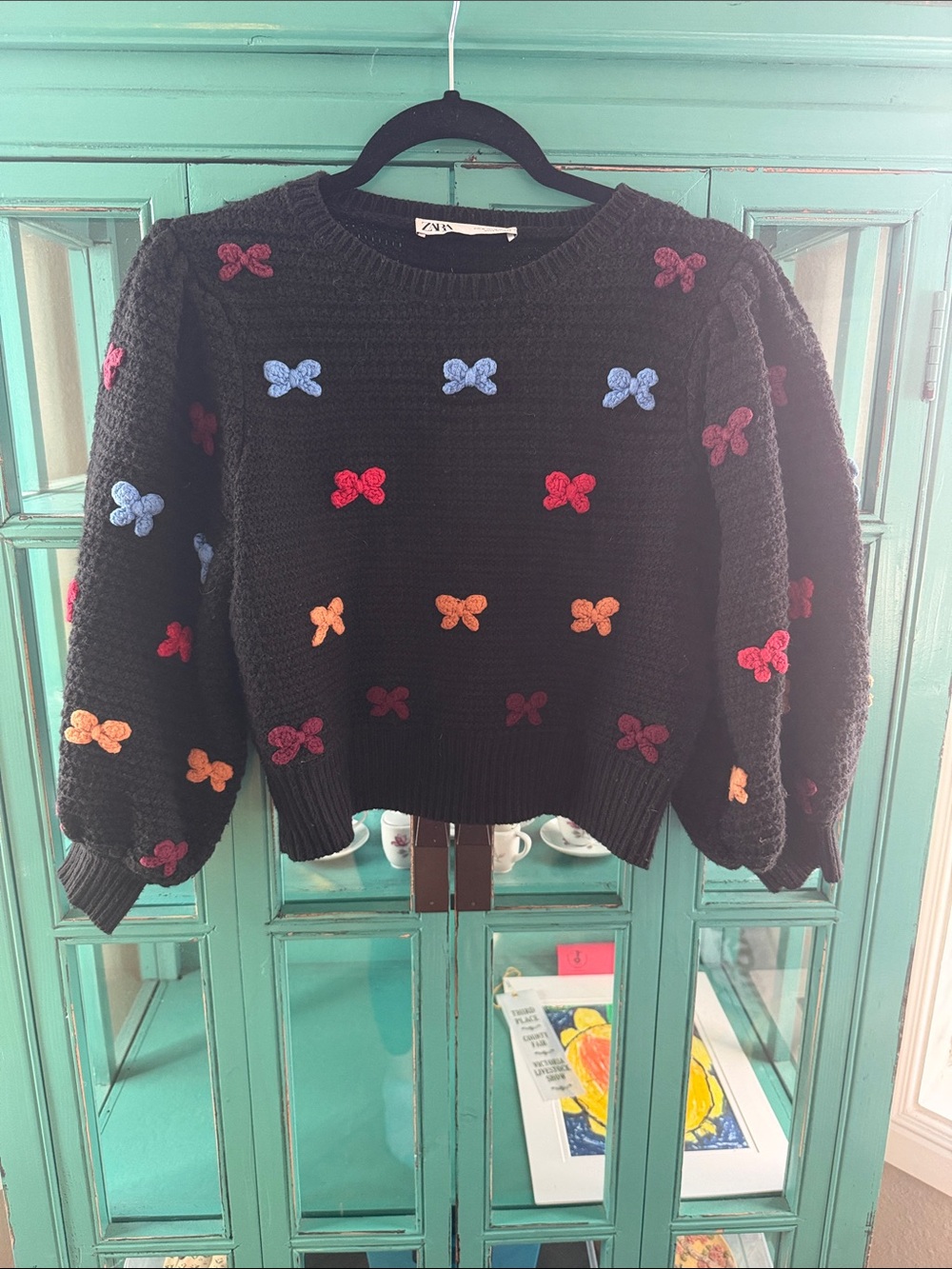 Zara Black Crewneck Cropped Sweater with Multicolor Bow Embroidery - Picture 3 of 5